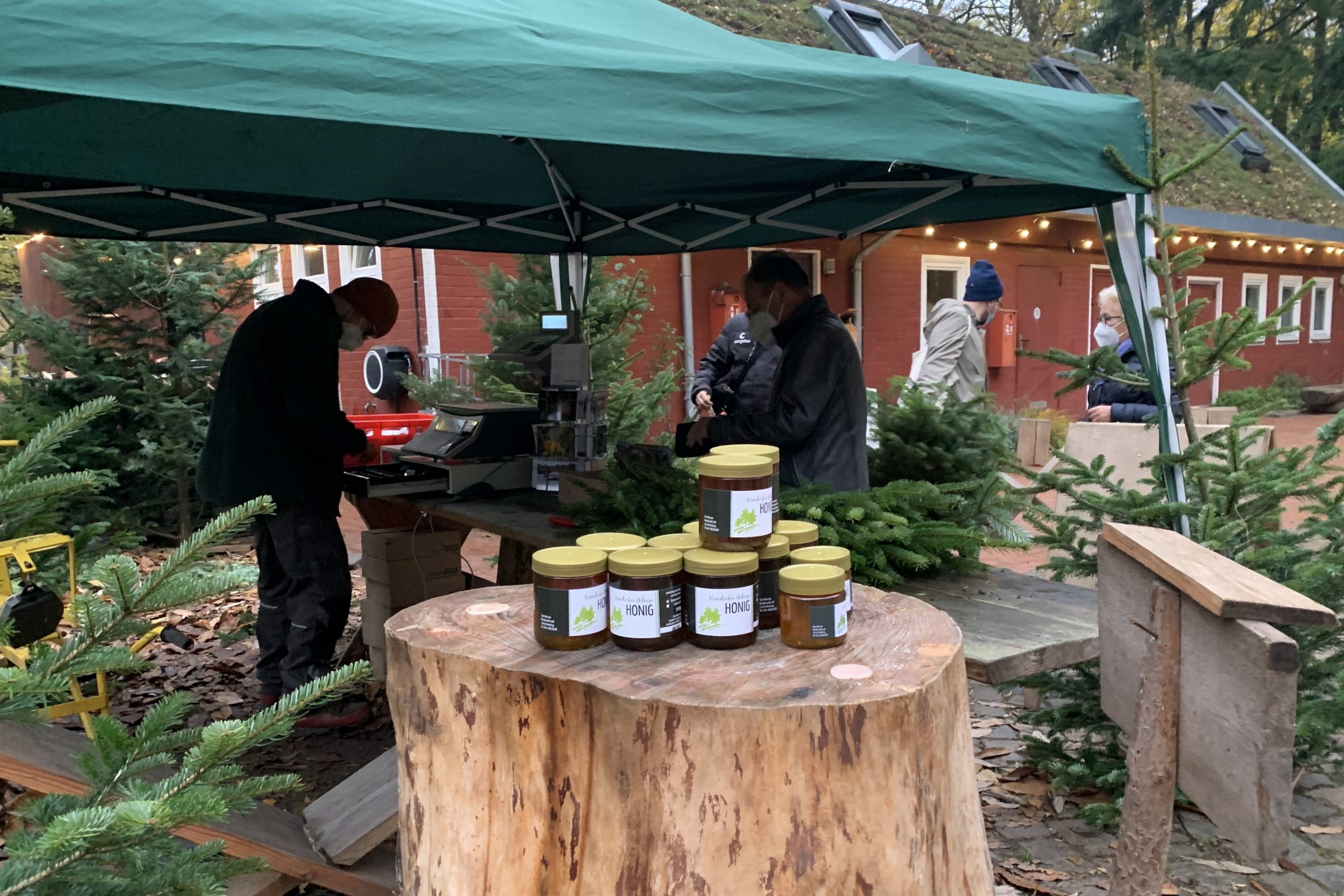 Weihnachtsbaumverkauf im Niendorfer Gehege Eimsbütteler Nachrichten