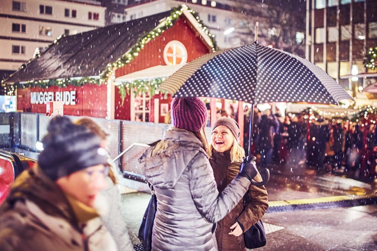 Gutes tun an Weihnachten: Der Weihnachtsmarkt Osterstraße nimmt an der Spendenaktion "Hand in Hand für Norddeutschland" teil. Am zweiten Weihnachtstag wird der Tageserlös für Geflüchtete aus der Ukraine gespendet.