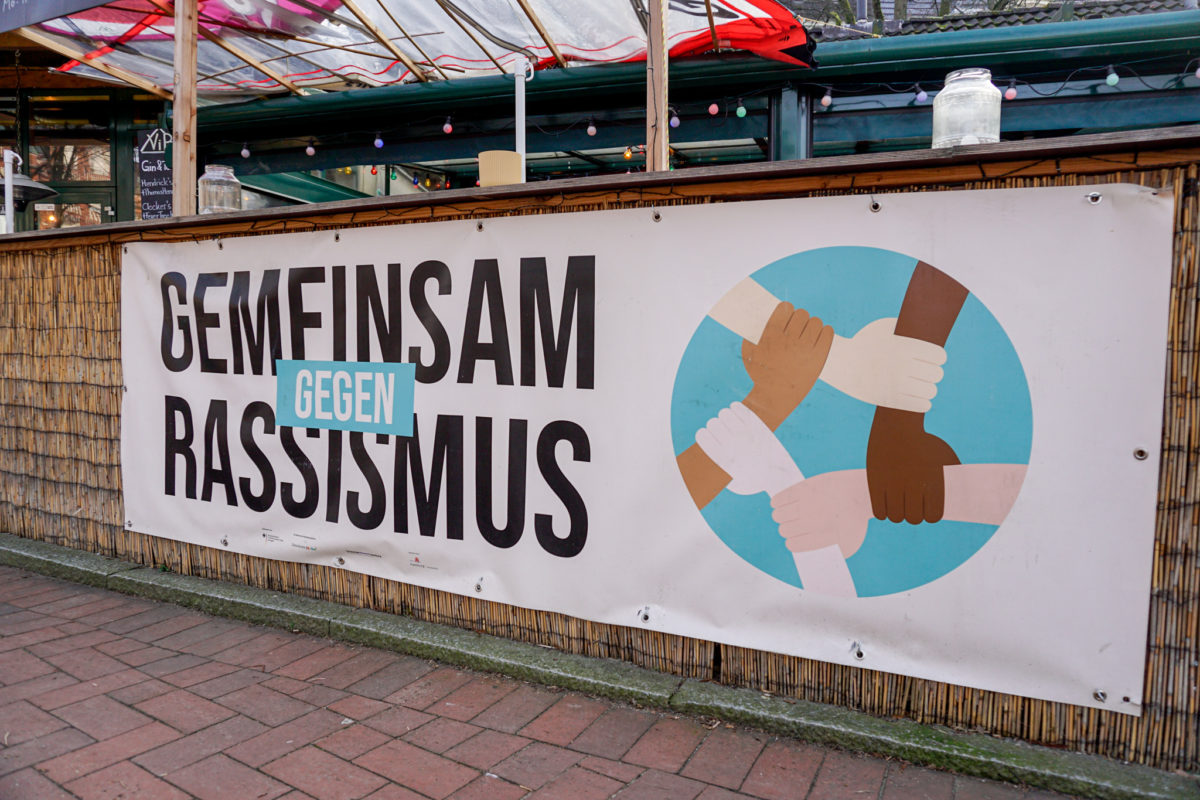Eimsbüttel setzt ein Zeichen gegen Rassismus. Foto: Valentin Hillinger