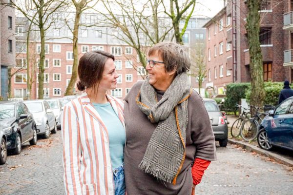 Sina (links) und Andrea (rechts) haben für eine Podcastfolge miteinander gesprochen. Foto: Julia Haas