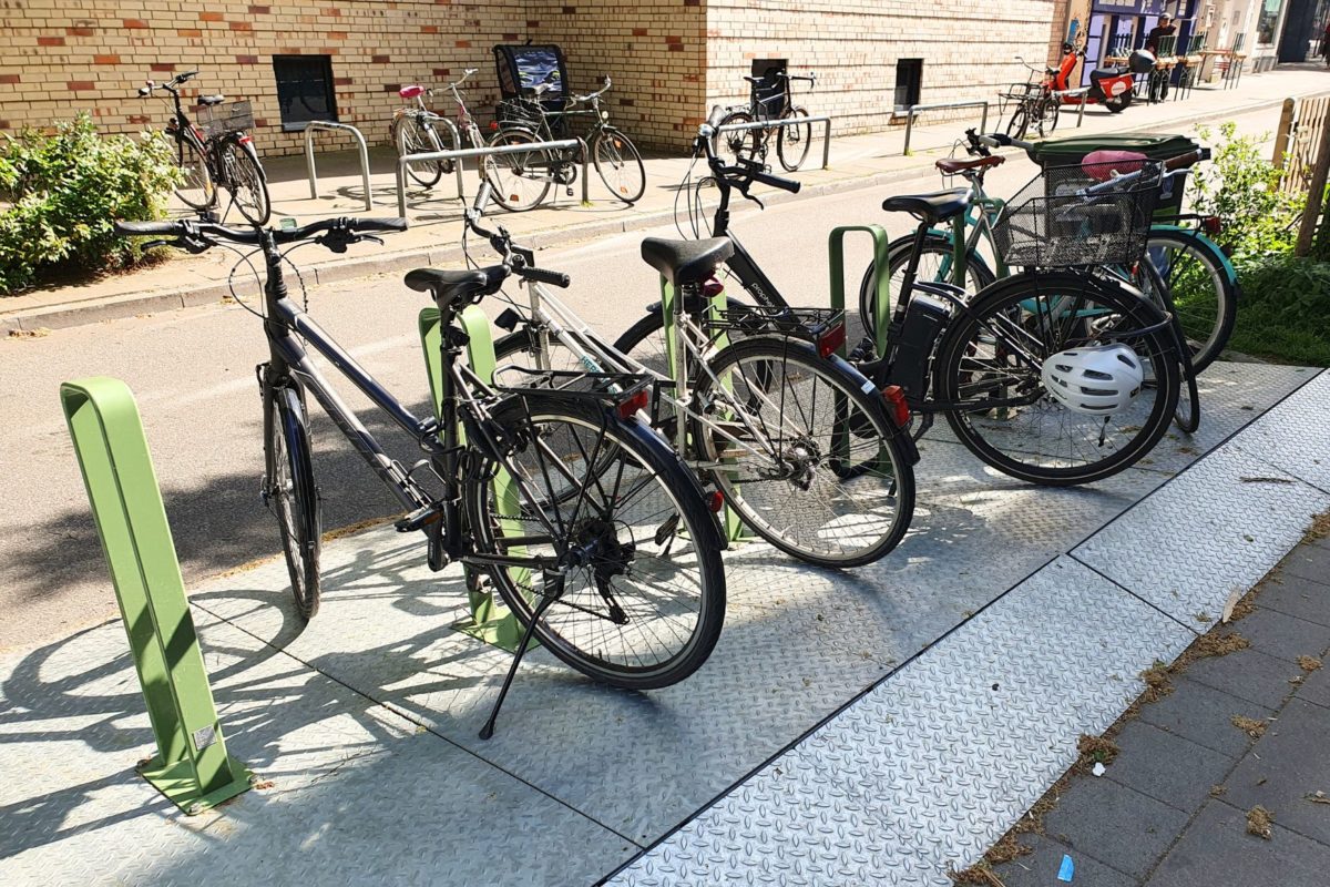 Die mobilen Fahrradbügel in der Großen Rainstraße in Ottensen werden gut genutzt.