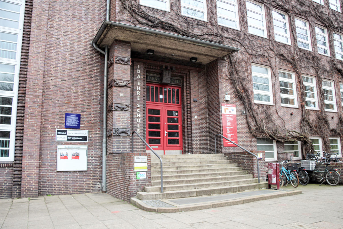 Eine peruanische Zirkustheatergruppe tritt in der Ida-Ehre-Schule auf. Symbolfoto: Alicia Wischhusen