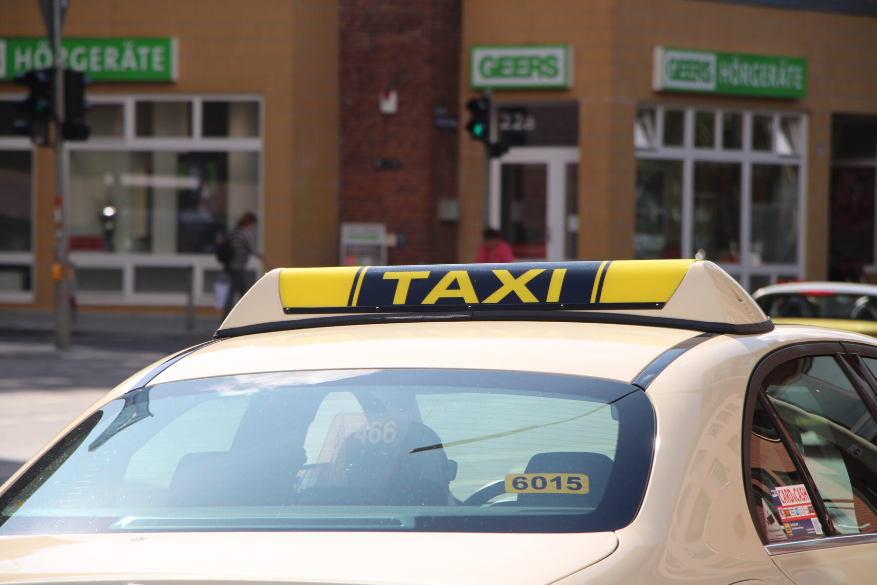 In Hamburg sollen Frauen bald ein Frauentaxi nutzen können.