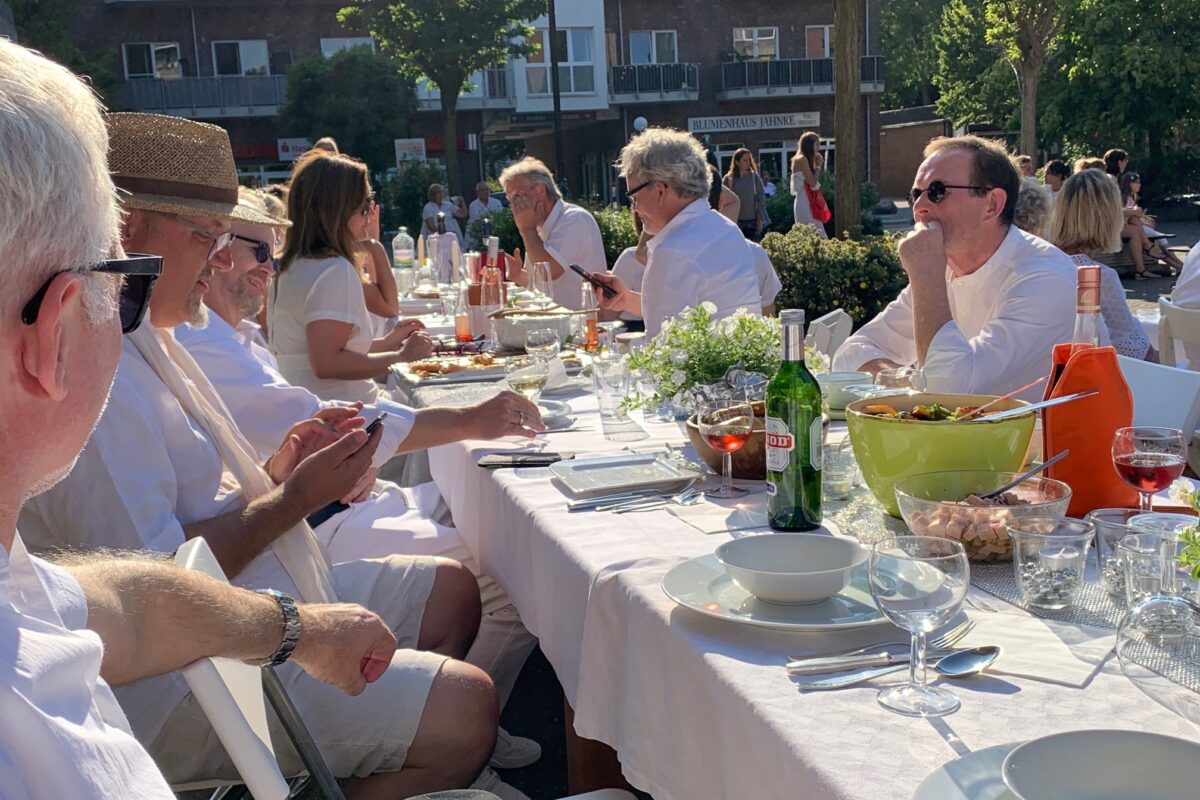 Das White Dinner in Niendorf hat Tradition.