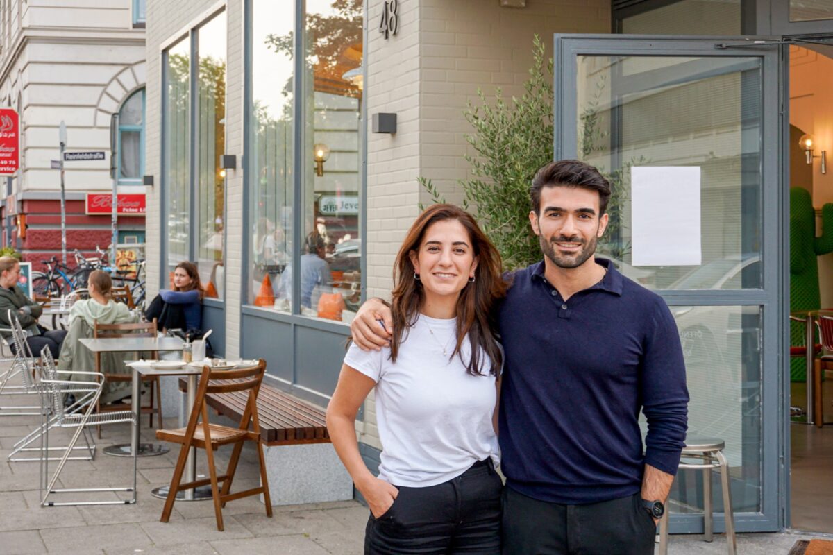 Die Geschwister Derya und Hakan Yildiz haben mit ihren Partnern "Instinct Coffee" eröffnet. Foto: Julia Haas