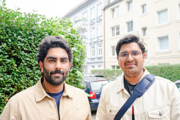 Nikhil und Akhil Sharma wollen das "Restaurant Delhi" neu eröffnen.