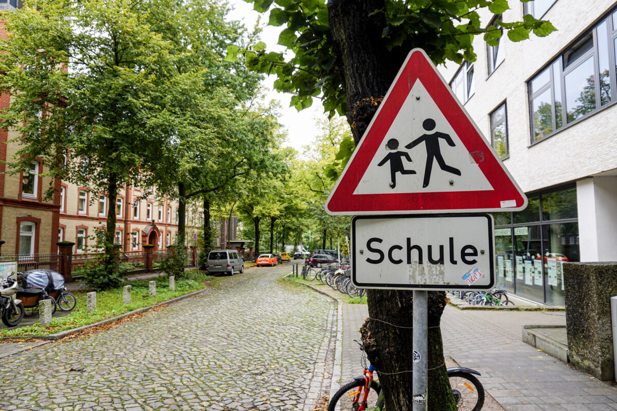 Rund um die Grundschule Kielortallee sollen Autos weichen und Platz für Fuß- und Radverkehr schaffen. Foto: Lilly Palmbach