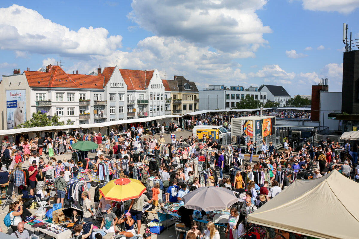 Der Rooftop-Flohmarkt auf dem Karstadtdach im August war so gut, dass die Veranstalter ihn wiederholen wollen.