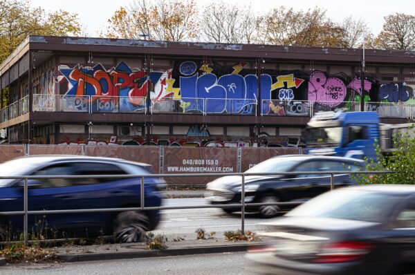 Bisher prägt der Verkehr auf der Kieler Straße das Bild Stellingens. Das könnte sich zukünftig ändern.