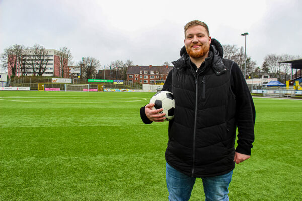 Alexander Conradi hat Hamburgs erste Fußballmannschaft für Übergewichtige gegründet.