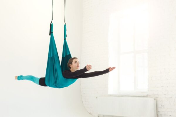 In einem Eimsbütteler Studio gibt es die Möglichkeit, Flying Pilates zu machen. Symbolfoto: Canva