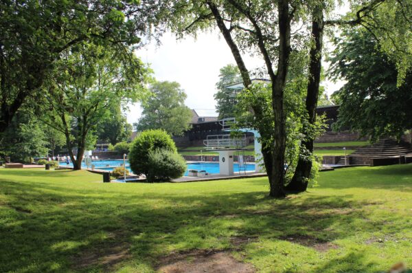 Im Kaifu-Bad dürfen alle Badegäste dienstags mit freiem Oberkörper schwimmen gehen.