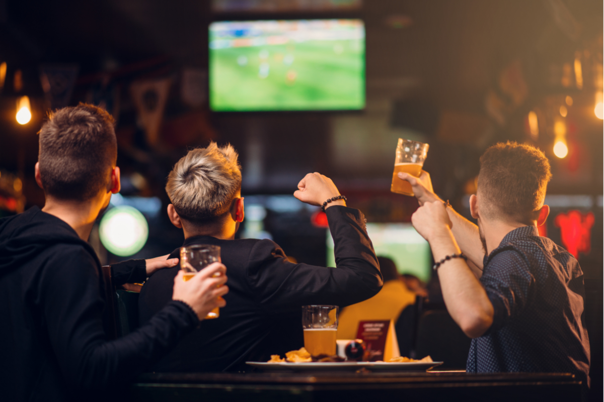 In vielen Eimsbütteler Bars und Kneipen findet Public Viewing zur Europameisterschaft statt. Foto: Canva