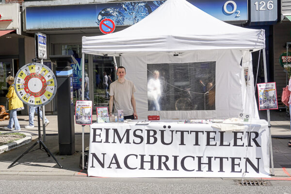 Stand der Eimsbütteler Nachrichten beim Osterstraßenfest. Foto: Eimsbütteler Nachrichten