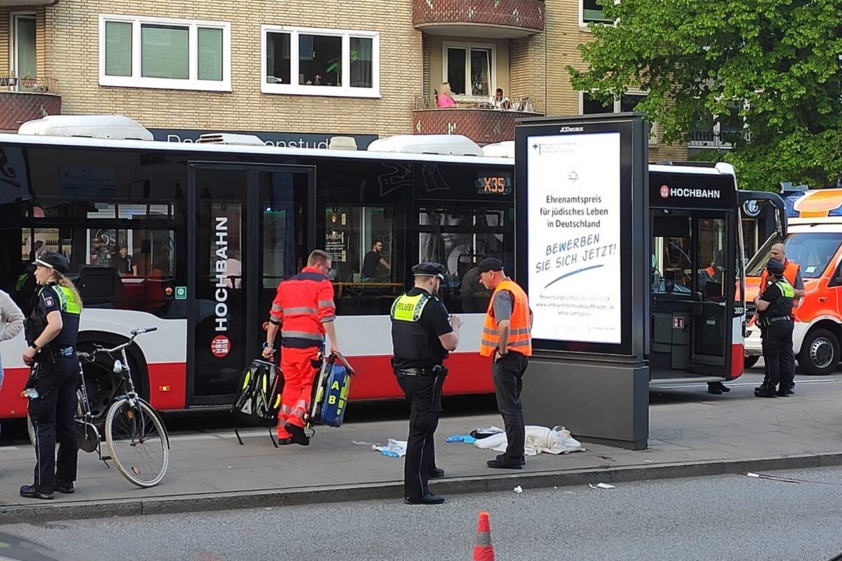 Am Donnerstagabend kam es auf der Hoheluftchaussee zu einem Unfall. Foto: Eimsbütteler Nachrichten