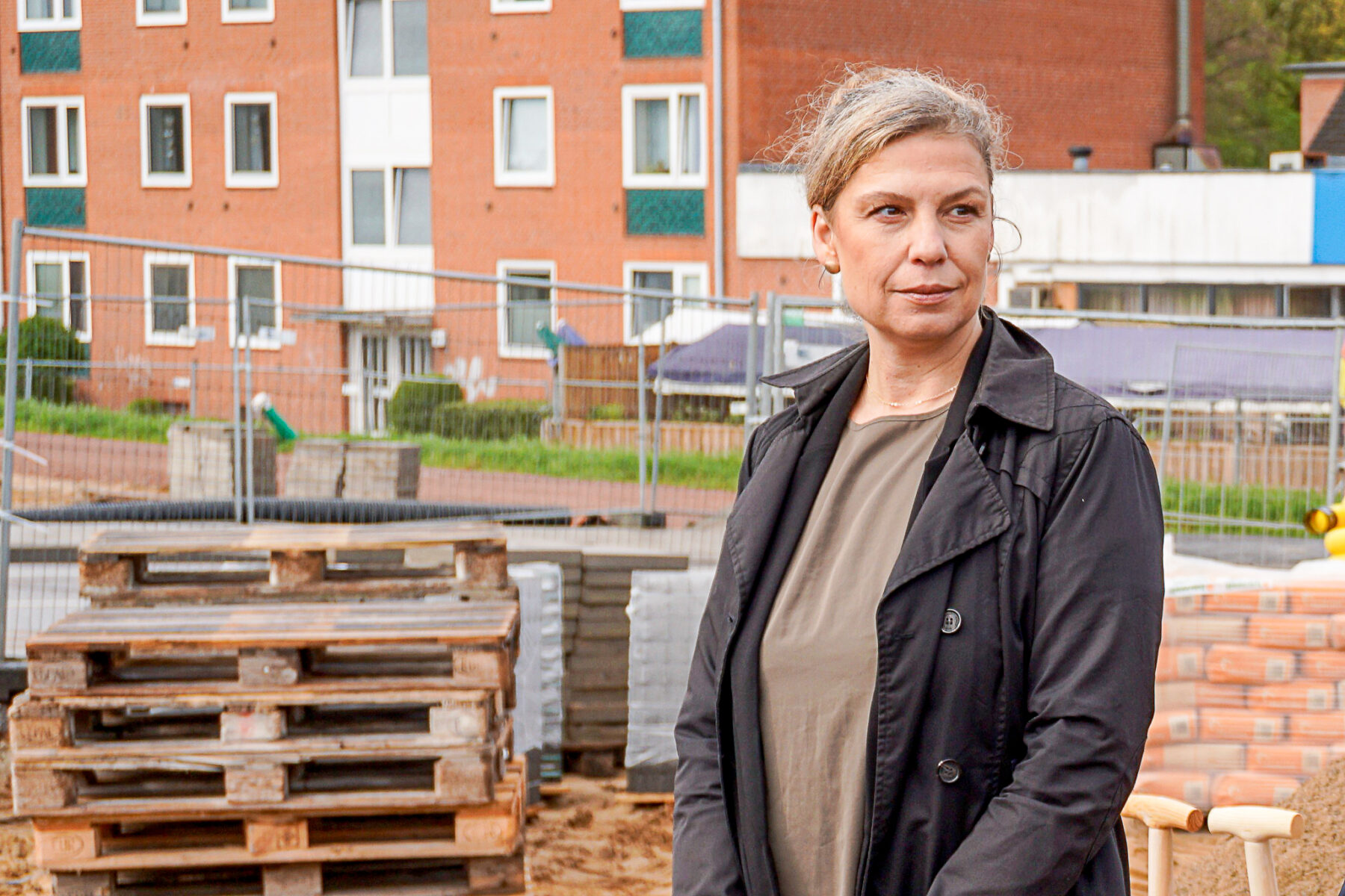 Bezirksamtsleiterin Sonja Böseler beim Spatenstich für den A7-Deckelpark in Stellingen im Jahr 2023 - ändert ihre Zeit als Bezirksamtsleiterin nach den Bezirkswahlen? Archivfoto: Valentin Hillinger