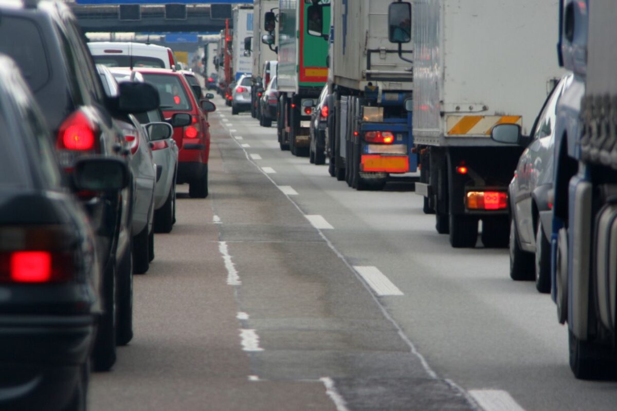 Am Wochenendende wird die A7 voll gesperrt. Symbolfoto: Canva