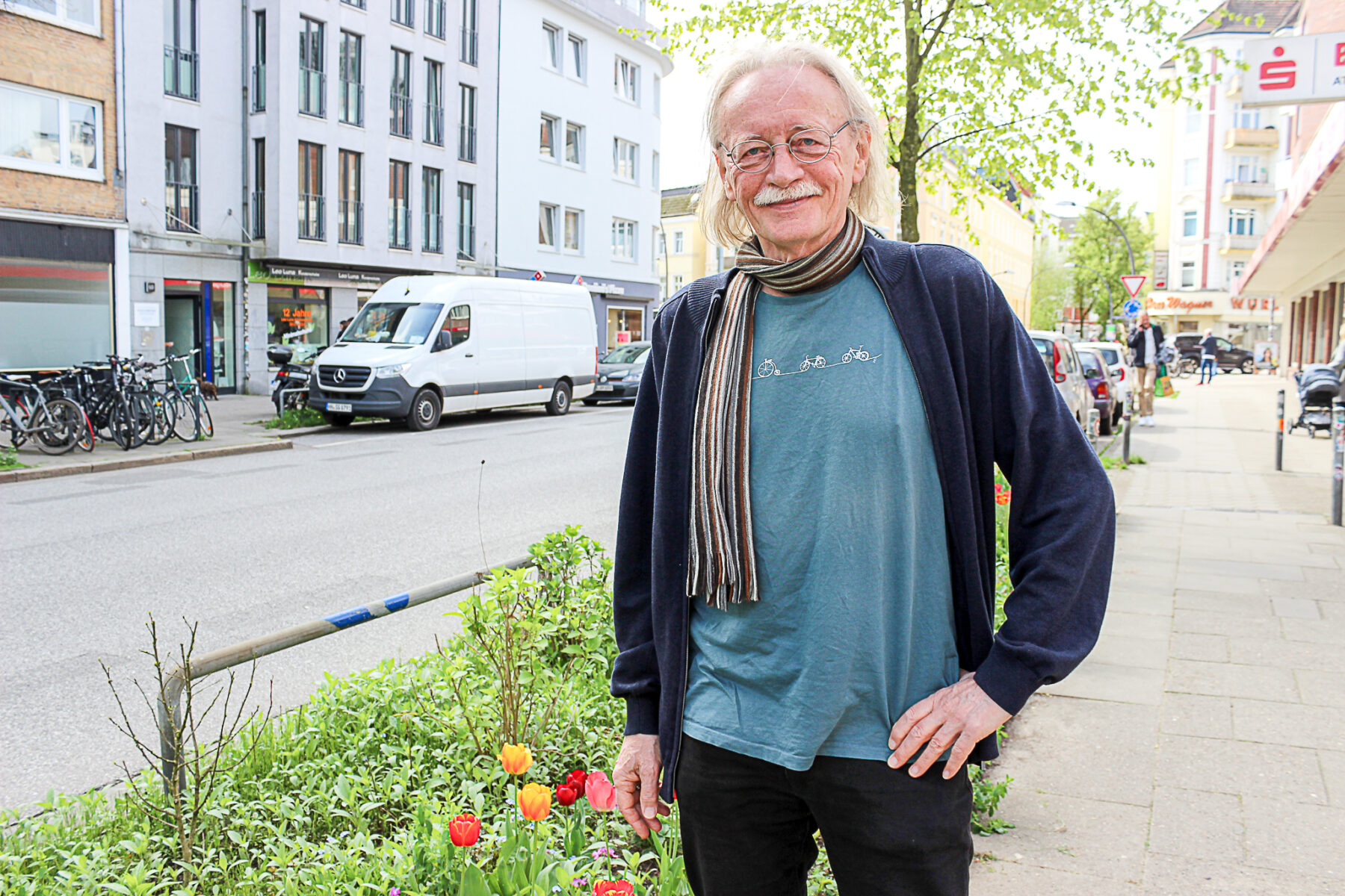 Helmut Behr hat in der Methfesselstraße ein Gemeinschaftsbeet eröffnet. Foto: Christiane Tauer