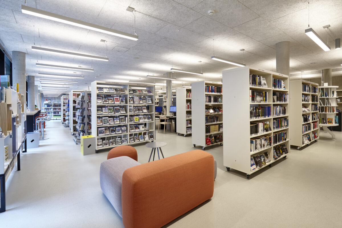 Die Bücherhalle Eidelstedt veranstaltet einen Bücherflohmarkt. Foto: Christoph Keller