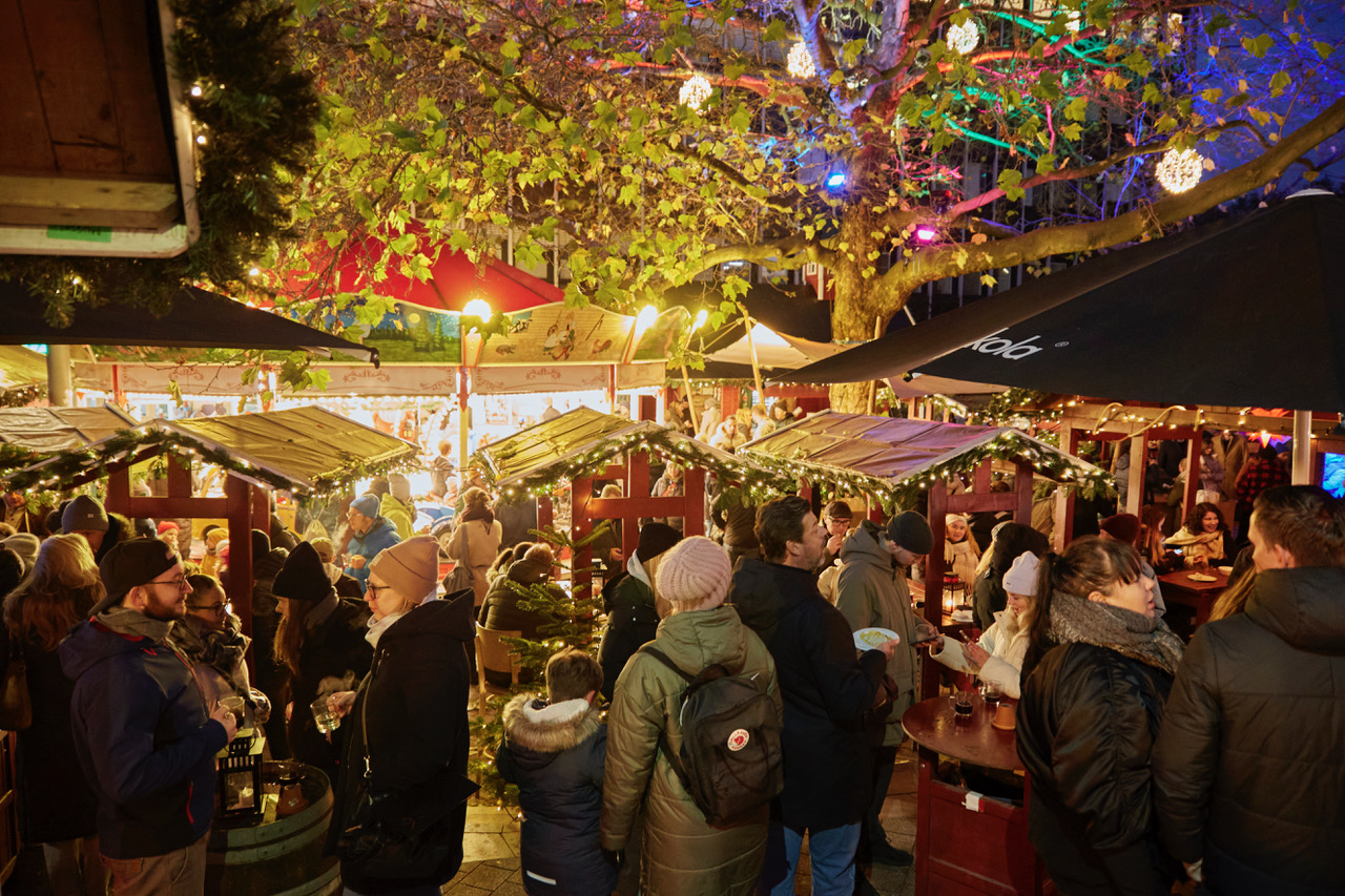 Die Weihnachtsmarkt-Saison startet. Auf dem Weihnachtsmarkt Osterstraße gibt es neben den Buden im Dezember eine Benefiz-Aktion.