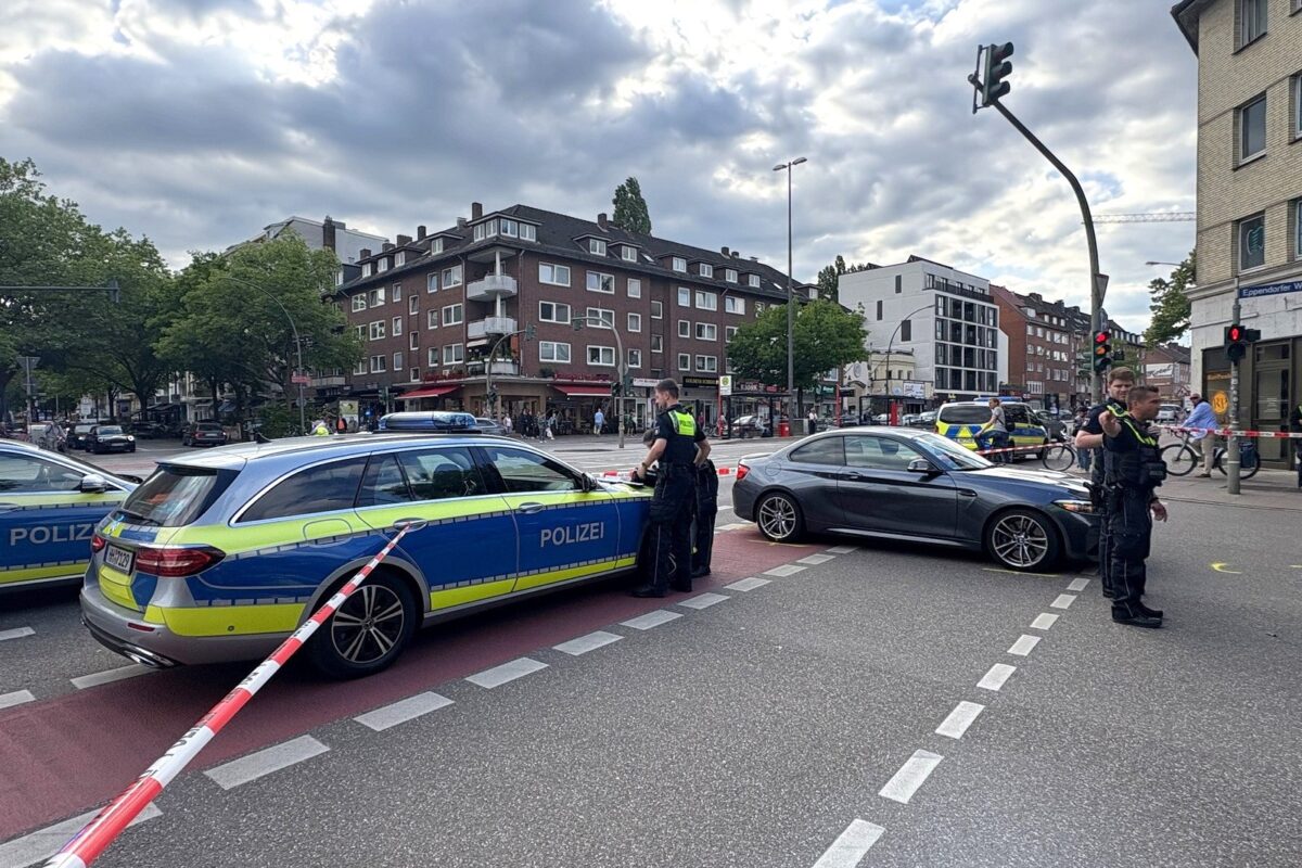 Der Unfall ereignete sich an der Ecke Hoheluftchaussee/Eppendofer Weg. Foto: HamburgNews/Christoph Seemann