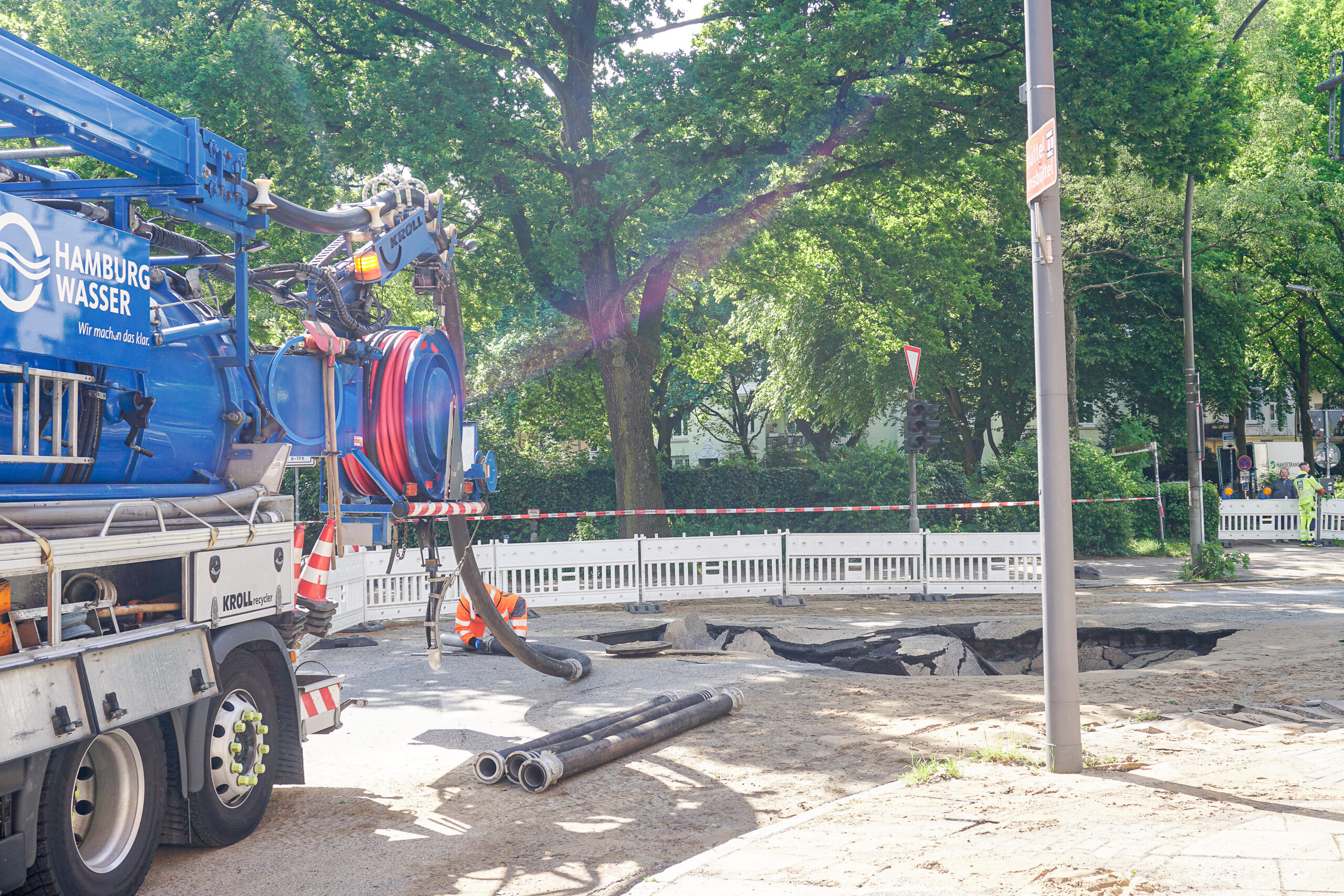 Nach-Wasserrohrbruch-Eidelstedter-Weg-bald-nicht-mehr-gesperrt
