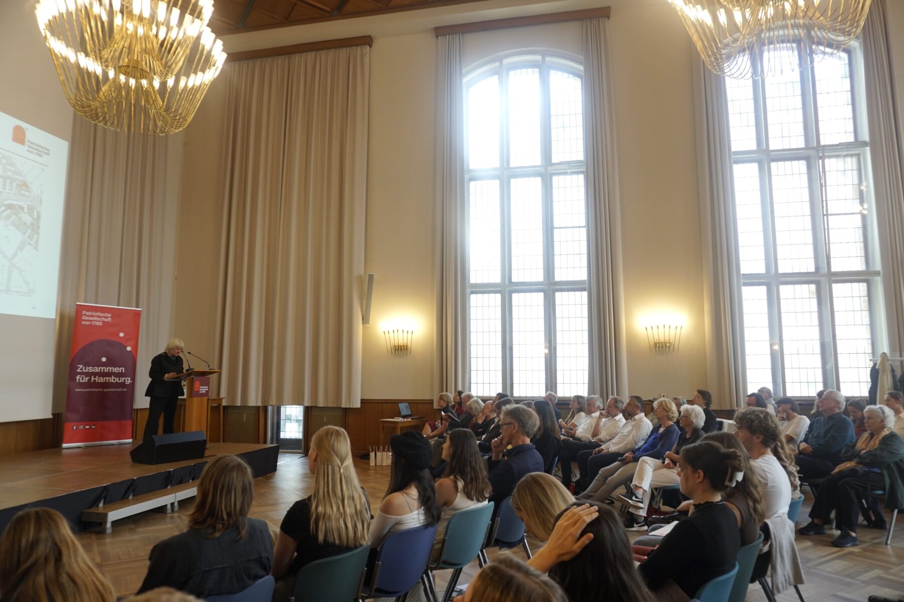 Die Siegerehrung findet in einem Saal im Bülau Haus statt. Foto: Hanna Anthonisen