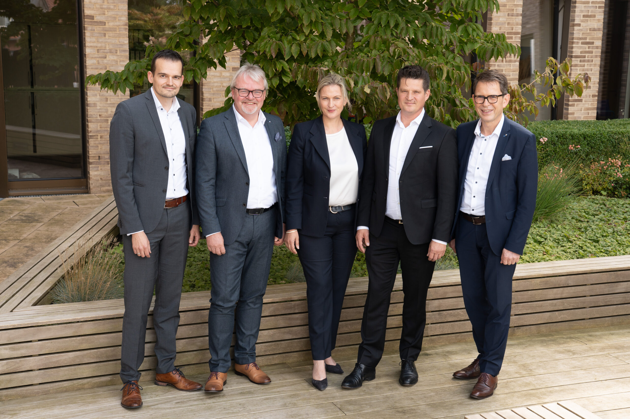 VR-Bank-in-Holstein-und-Frank-Hoffmann-Immobilien-bauen-Partnerschaft-aus