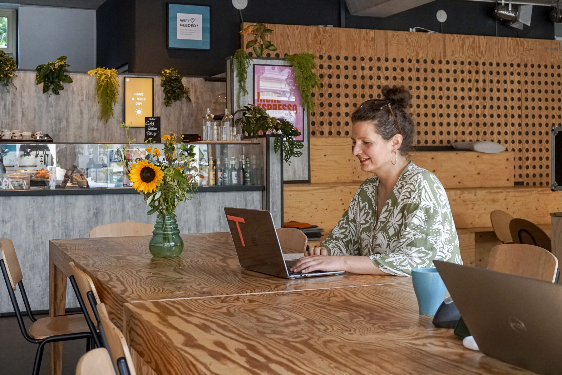 Im Café des Betahauses können Mitglieder von Montag bis Freitag arbeiten.