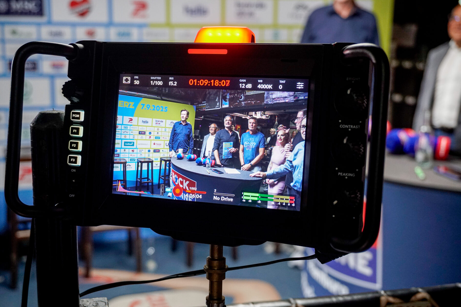 Am Donnerstagabend trafen sich Organisatoren und Teilnehmende in der Kultkneipe "Zur Ritze", um erste Einblicke zu ermöglichen. Foto: Julia Haas