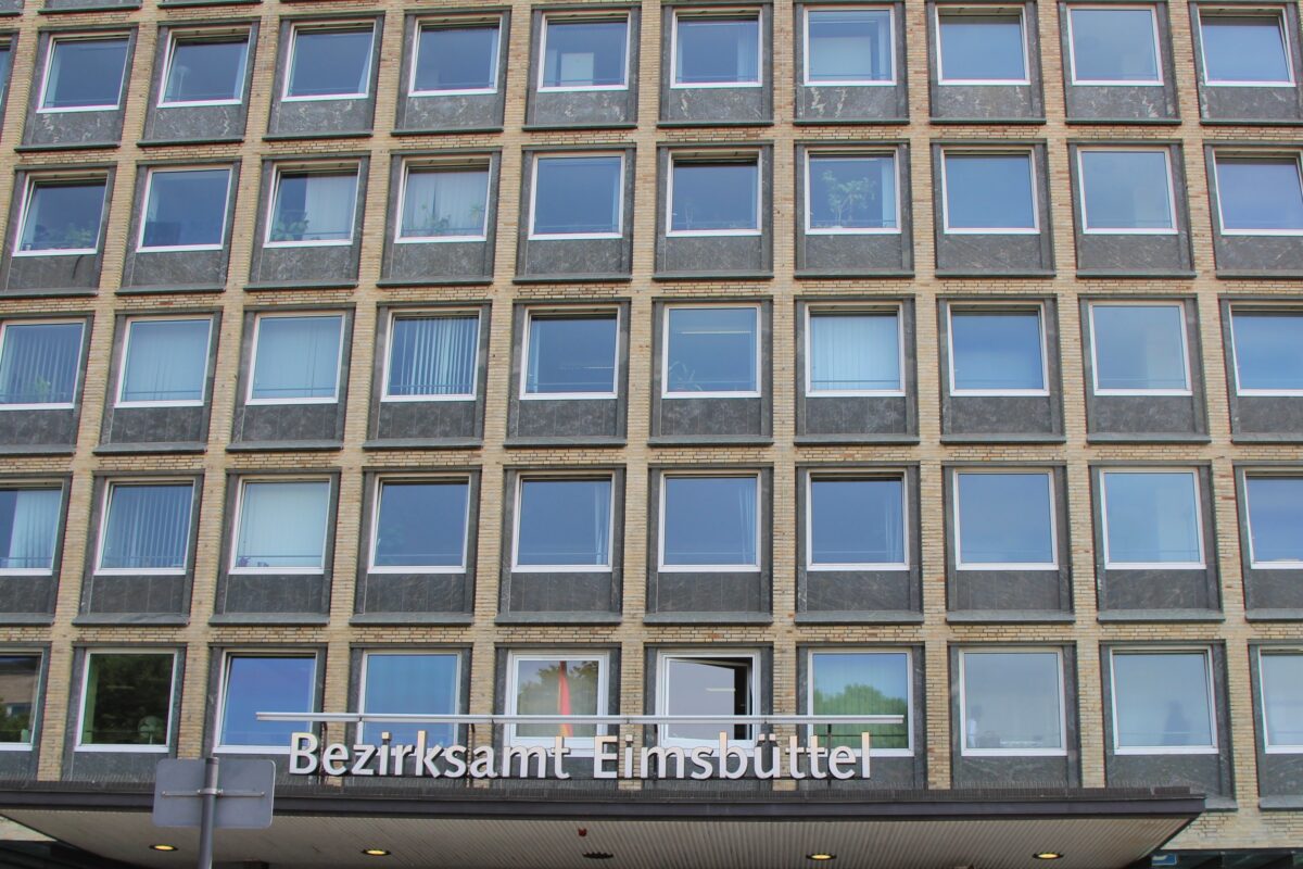 Grüne und SPD der Bezirksversammlung Eimsbüttel unterschreiben einen Koalitionsvertrag. Archivbild: Eimsbütteler Nachrichten