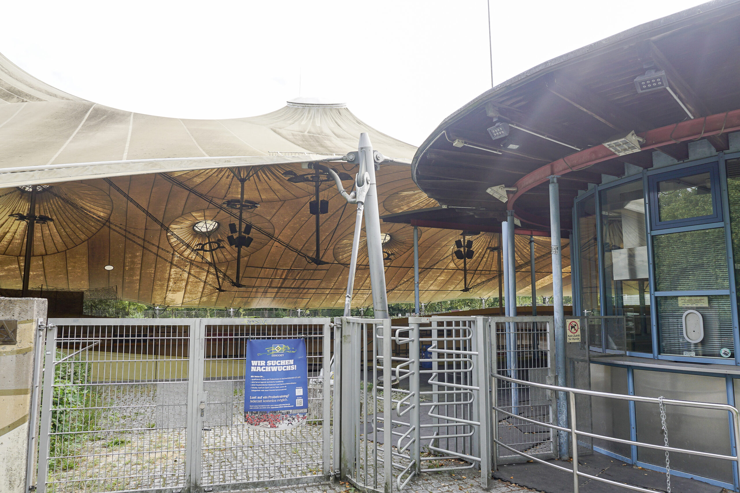 Einsturzgefahr-Eisbahn-Stellingen-bleibt-aus-Sicherheitsgr-nden-geschlossen