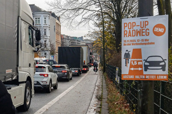 Der ADFC fordert besseren Schutz von Radfahrern auf Hamburgs Straßen. Eine Demonstration soll zeigen, wie es gehen kann. Foto: ADFC