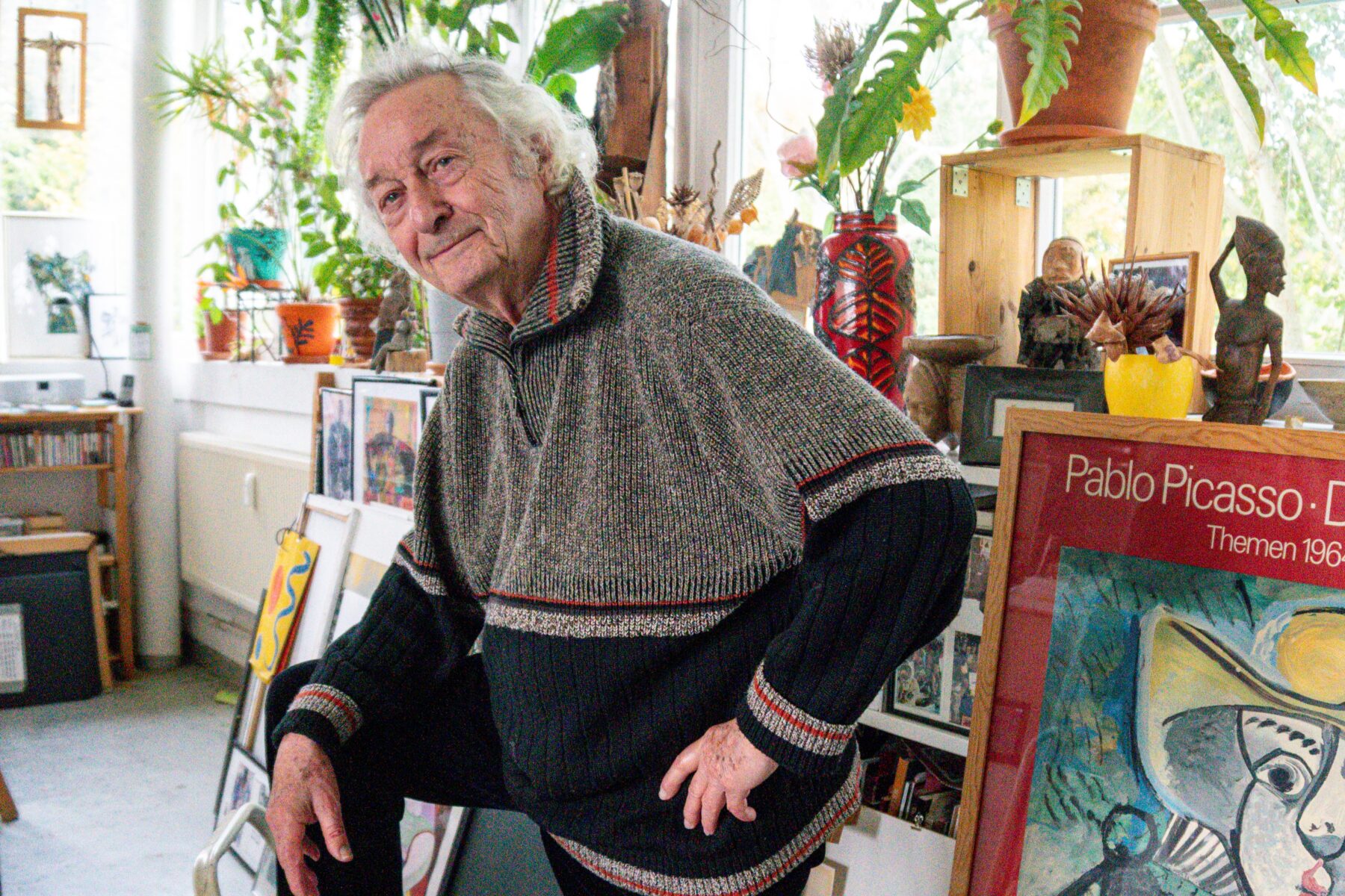 Gérard Walther in seinem Atelier im Künstlerhaus Sootbörn in Niendorf.