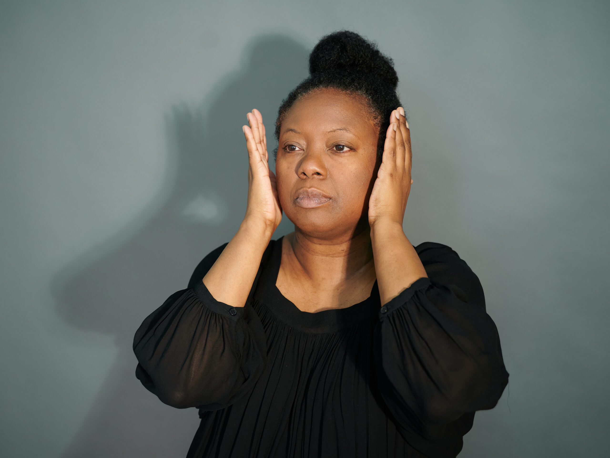 Pamela Coats kommt zu Besuch in den Tonali-Saal. Ihr Stück ist ein Mix aus aus Musik, Film und Tanz.