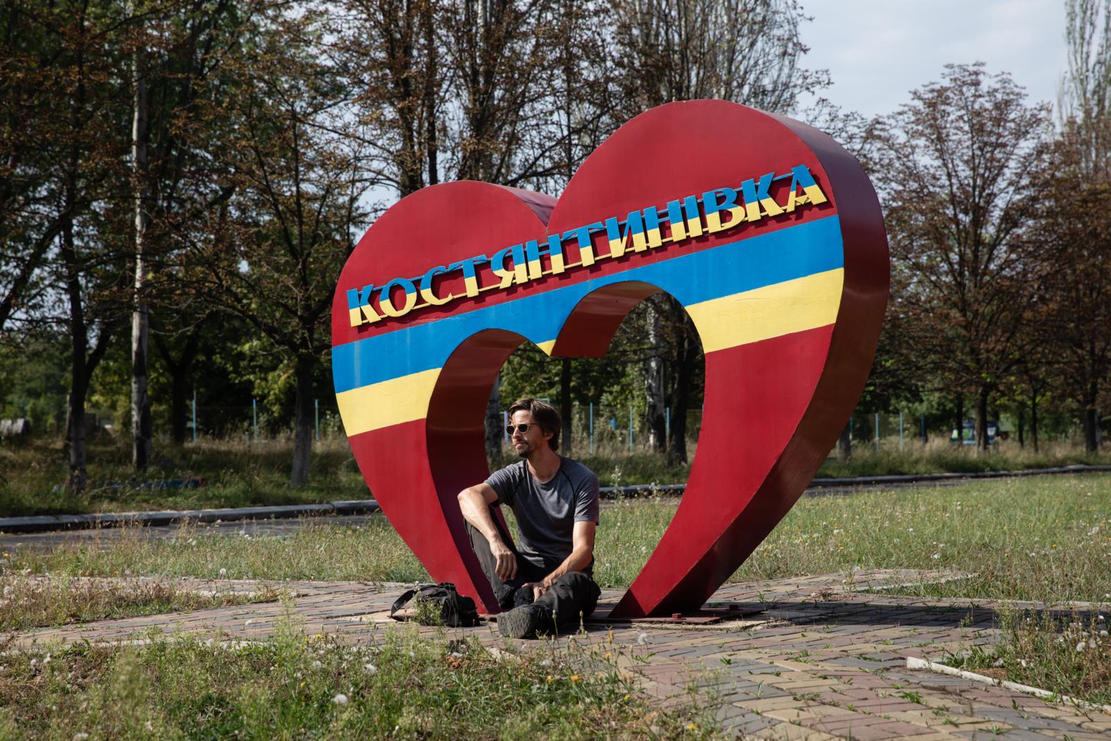 Der Journalist und Autor Stephan Orth auf seiner Couchsurfing-Reise durch die Ukraine.