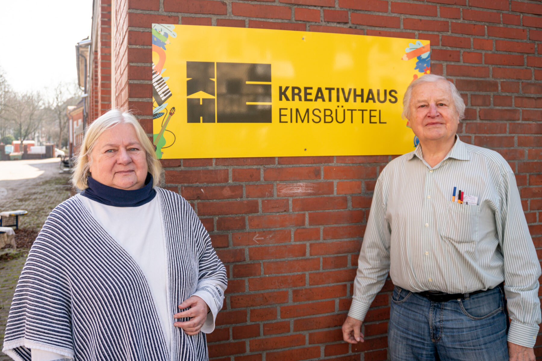 Marianne Nieporte und Andreas Böhle vom Vorstand des Kreativhauses Eimsbüttel sorgen sich um die Zukunft des Vereins. Foto: Julia Haas