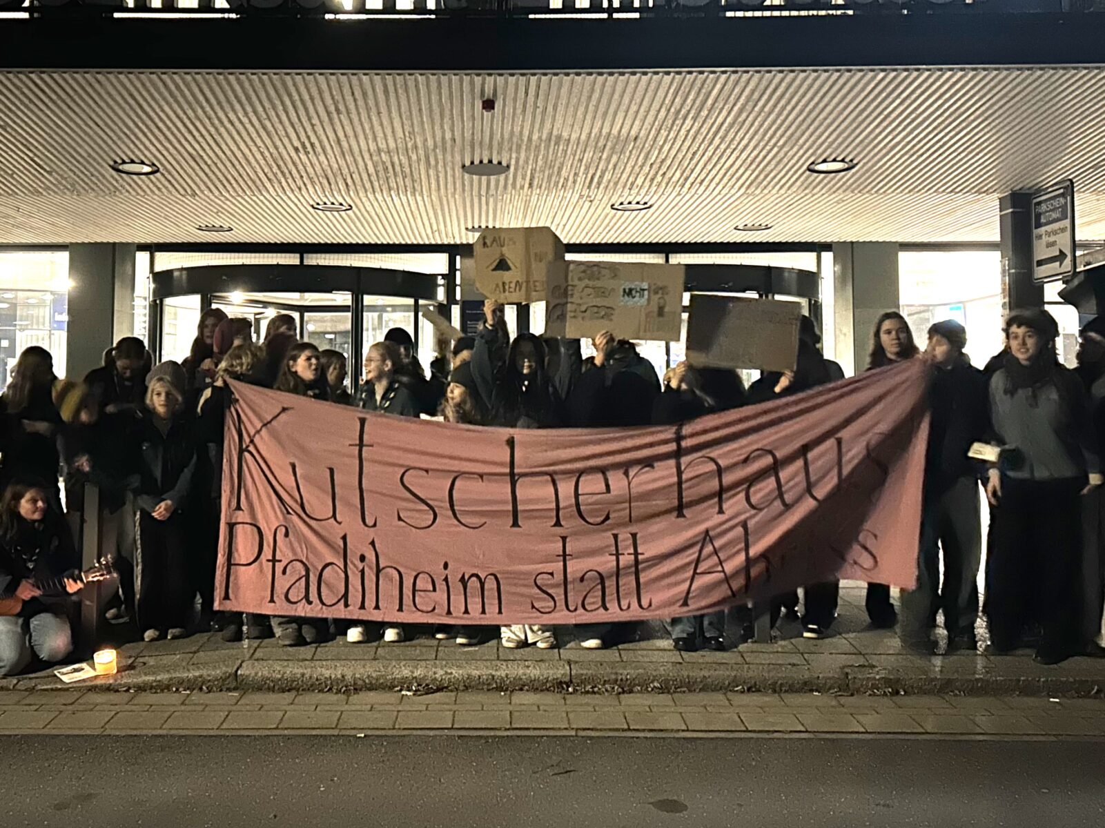 Die Pfadfinderinnen des Stammes Salsikiaron sind ohne festes Heim. Am Wochenende ist eine Protestaktion geplant. Foto: Ella Schinkel