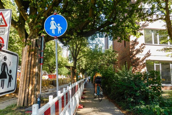 Eigentlich ist dieser Abschnitt der Bogenstraße für Radfahrer aktuell in beide Richtungen gesperrt. Foto: Sarah Jaskulski