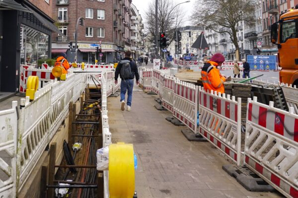 Die Fernwärmebaustelle in der Osterstraße verzuögert sich weiter. Die BUKEA gibt nun Einblicke in die Hintergründe zu den Verzögerungen. Archivfoto: Frieda Stadtlander