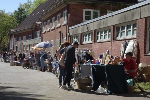 Der Flohmarkt vom Kreativhaus findet jeden ersten Samstag im Monat statt. Archivfoto: Kreativhaus Eimsbüttel