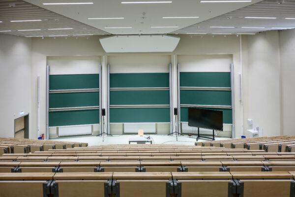 Aufgrund von Restarabeiten fanden in den neuen Uni-Gebäuden bisher nur wenig Lehrbetrieb statt. Foto: Rainer Wiemers