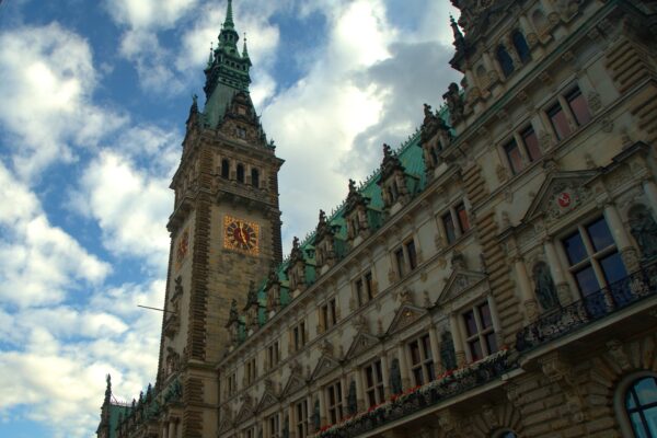 Im Juli wurden im Hamburger Rathaus zwei neue Volksinitiativen offiziell angemeldet. Foto: Eimsbütteler Nachrichten