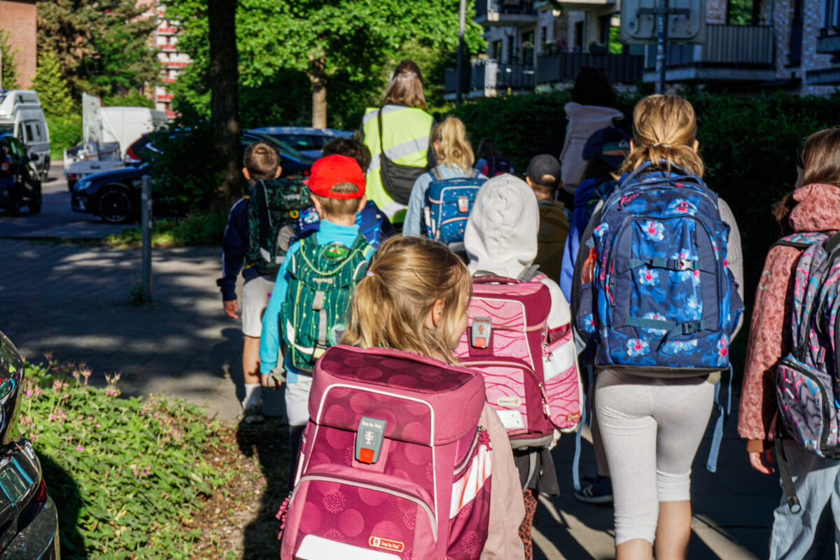 Die Zahl der Schülerinnen und Schüler an Hamburgs Grundschulen stagnieren. Symbolfoto: Julia Haas