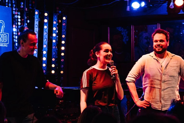 Jeden ersten Montag im Monat findet der Poetry-Slam Abend stat.
Foto:  Michelle Jekel
