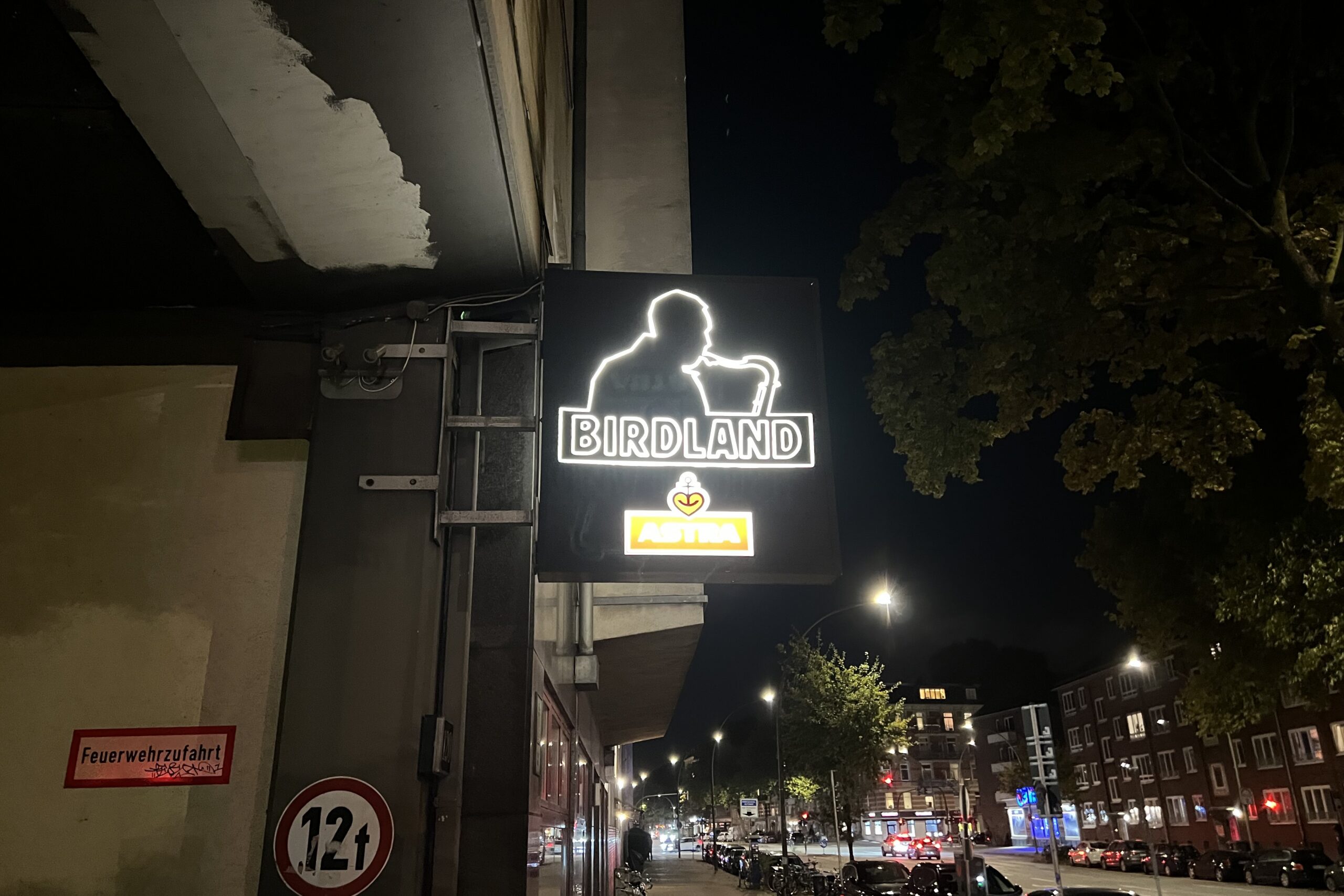 Birdland Neon Sign Eimsbüttel. Foto: Alexis Milne